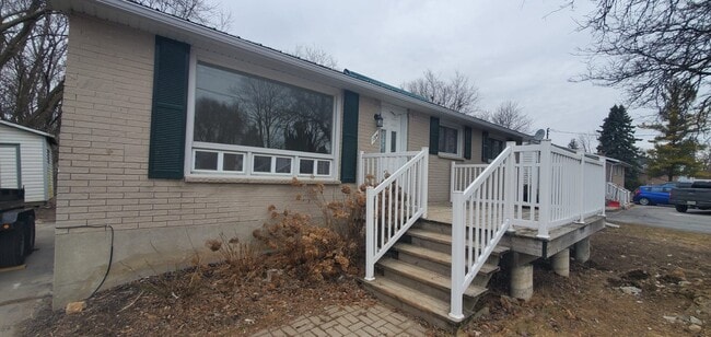 Building Photo - 194 Reid St Unit 1