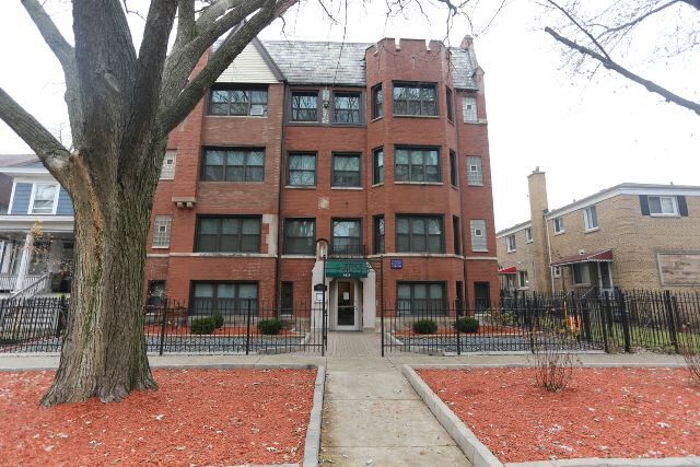 Building Photo - 4619 N Paulina St Rental