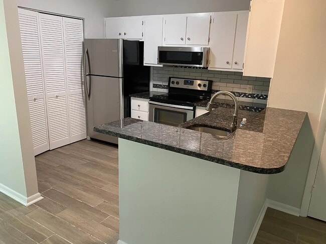 Photo - 1223 Meadow Park Ln