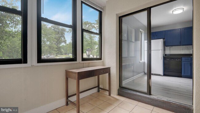 9653 White Acre Rd Unit B-2