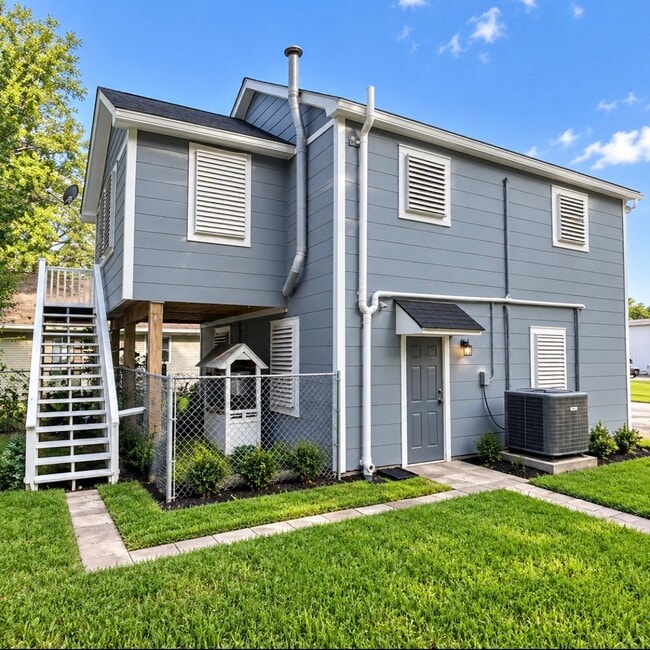 7017 2nd St Unit B