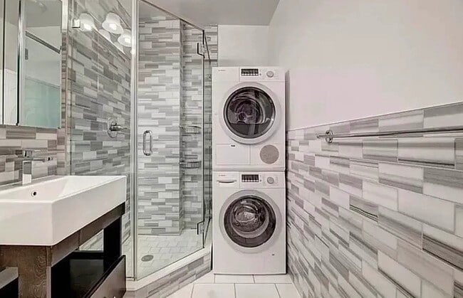 Photo - 438 W 52nd St Unit 13