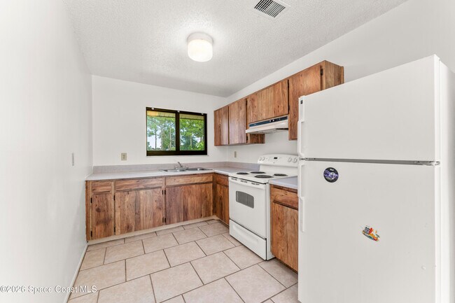 Photo - 920 San Filippo Dr SE