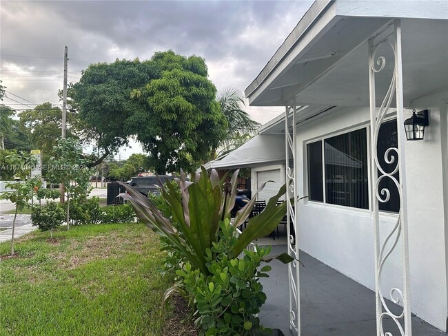 Photo - 13035 NE 7th Ave Unit 1