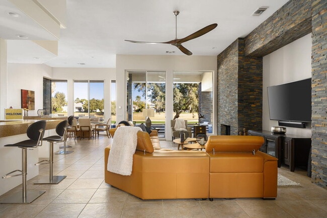 253 Loch Lomond Rd