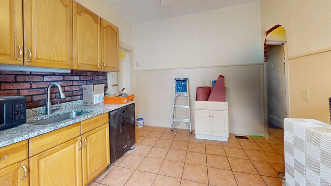 Photo - 93 Capen St Unit 2