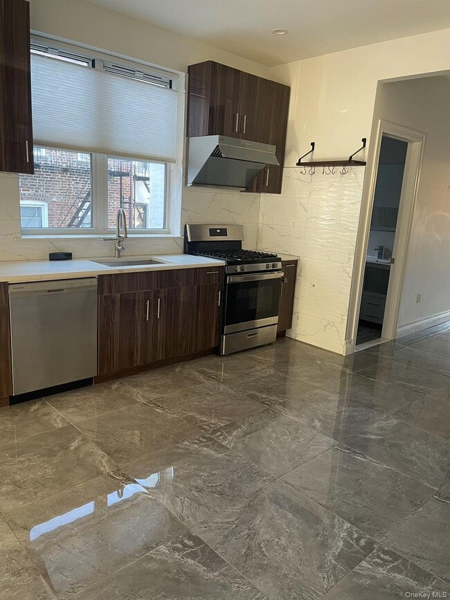 Photo - 311 Marine Ave