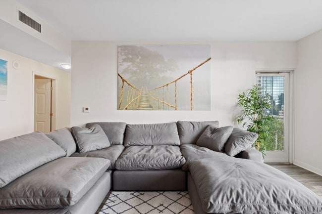 Photo - 1240 India St Unidad 2103