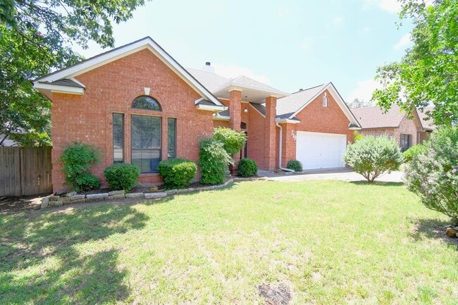 Building Photo - 719 Oak Hollow Dr