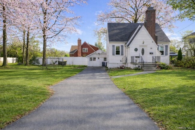 Building Photo - 71 Longfellow St