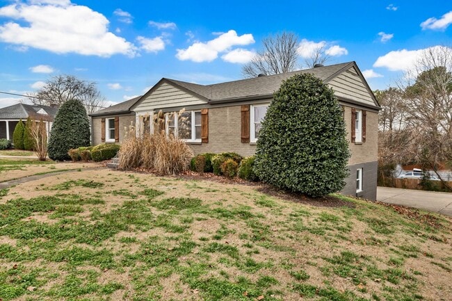 Photo - Great Location! Memorial Dr! Beautiful 3 Bedroom 2 Bath Ranch over Unfinished Basement!!