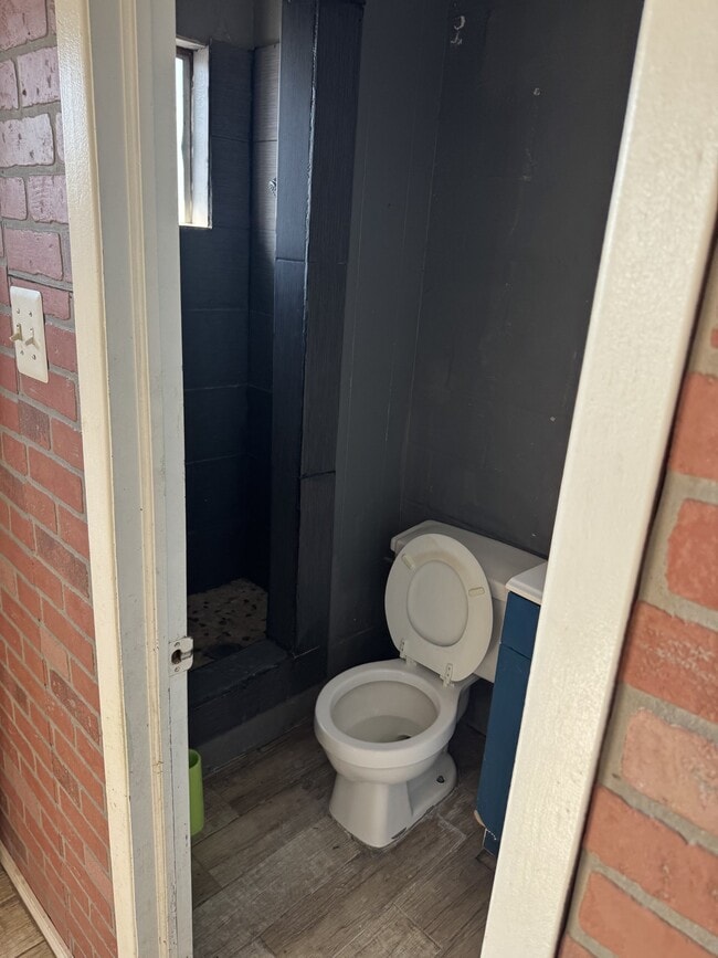 300 S 2nd St Unit B