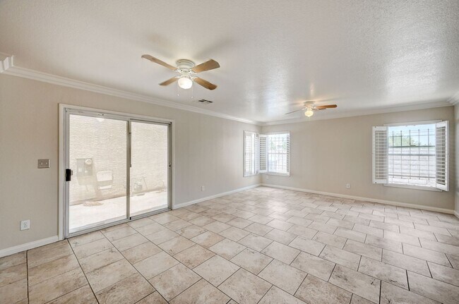 Photo - Beautiful 3 Bedroom Home!