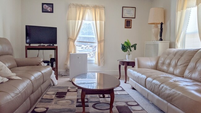 Building Photo - 10 Gustin Ave Unit 3 Rental