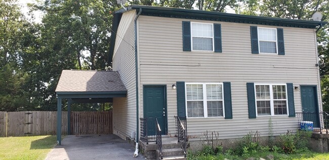 Building Photo - 817 Oak Leaf Dr Rental