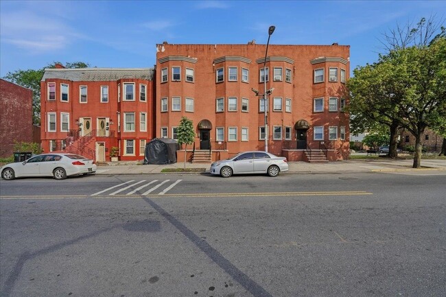 Building Photo - 784 Ocean Ave Unit 1RF