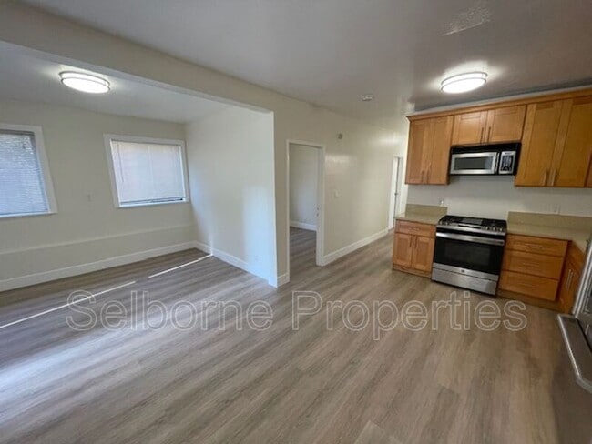 Photo - 1944 E 20th St