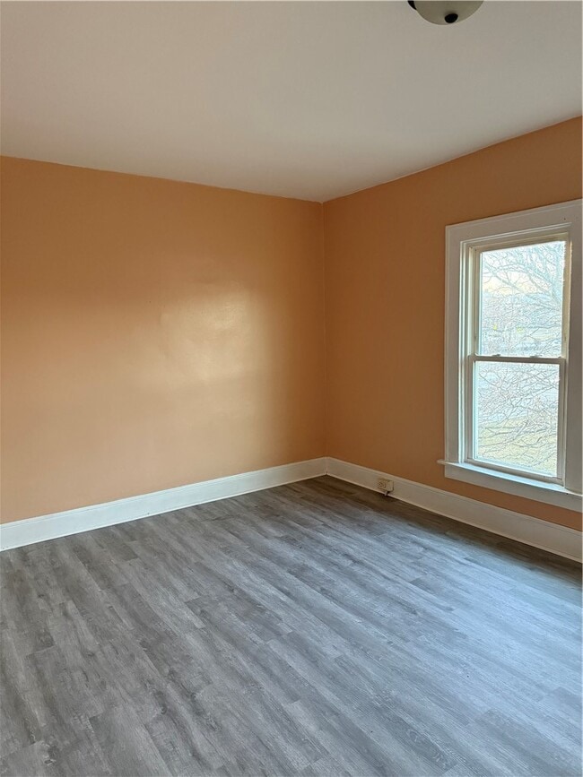 Photo - 106 W 2nd St