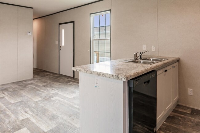 Photo - 190 SW 16th St