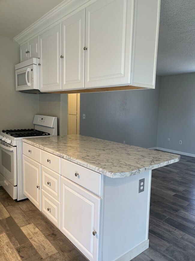 Photo - 2556 Sabre Ct Unit B