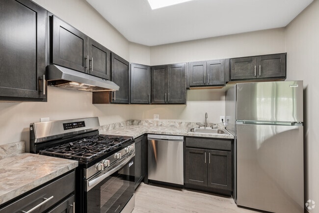 B1 2BR, 1BA - 900SF - Kitchen - Arbor Court