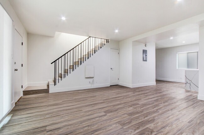1442 Brockton