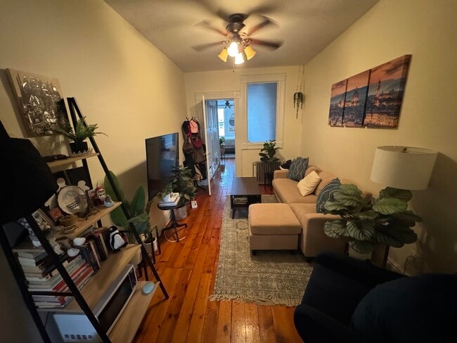 Building Photo - 310 Monroe St Unit 5 Rental