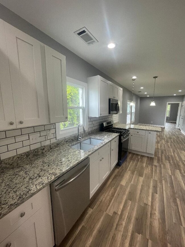 Photo - 3021 E 138th Pl Unidad 2