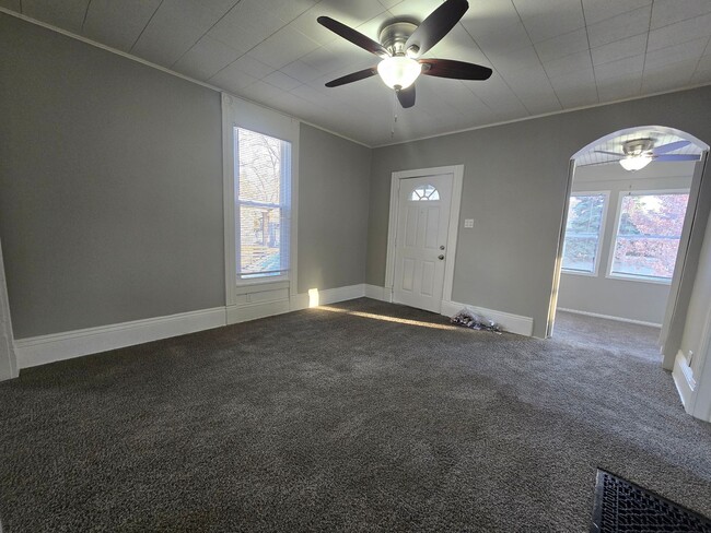 Photo - 2 Bedroom Home Near Down Town Bloomington