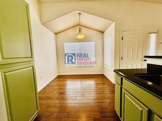 Photo - 1166 Opal St