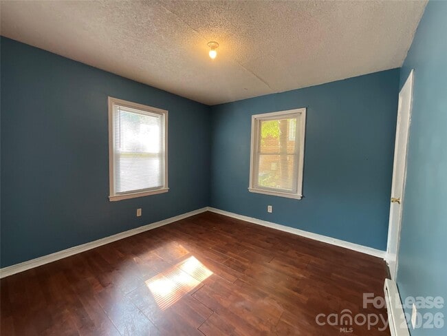 Photo - 1801 Newland Rd