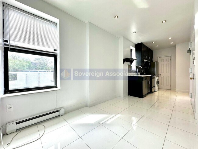 Photo - 109 W 105th St Unidad 2A