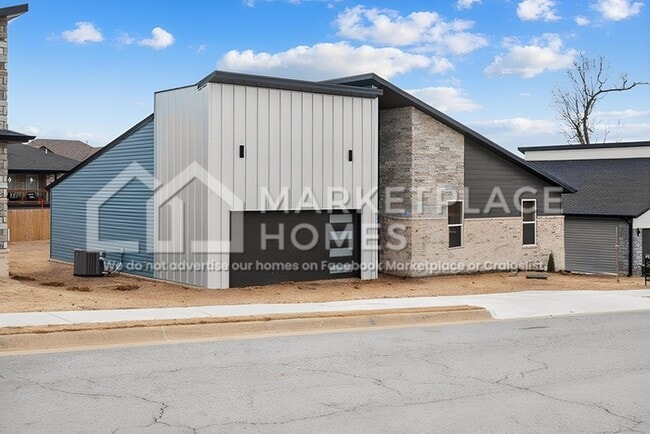 Building Photo - 1000 Clayton Rd