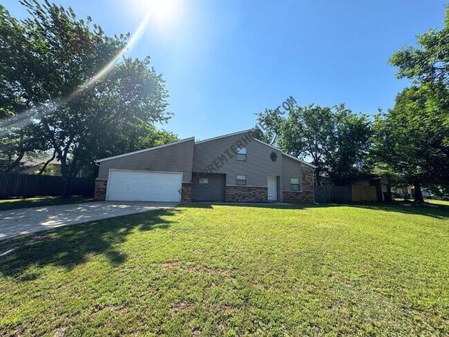 Building Photo - 1805 Terryton Dr