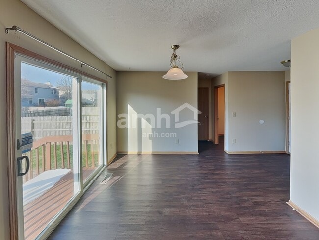 Photo - 395 Belfair Dr