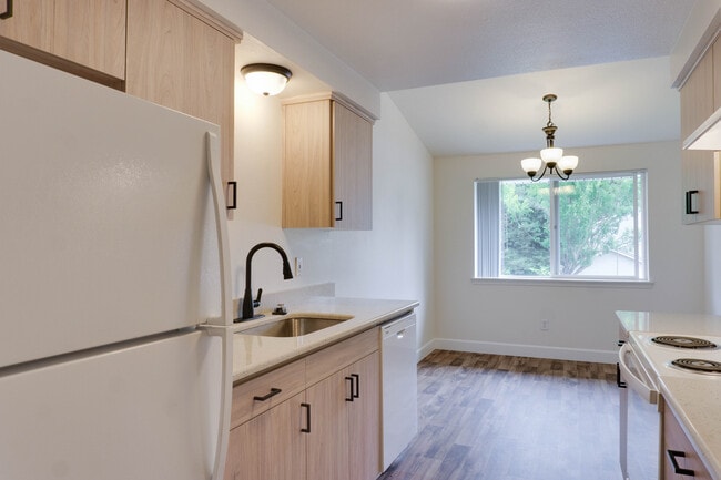 Photo - Maplewood Apartments