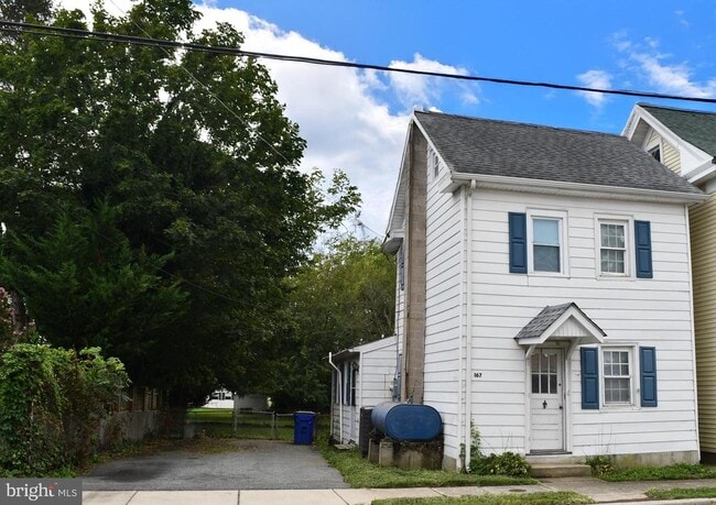 Building Photo - 167 W Commerce St Rental