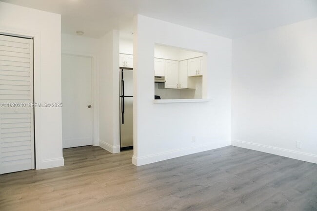 Photo - 749 SE 15th St Unit 8