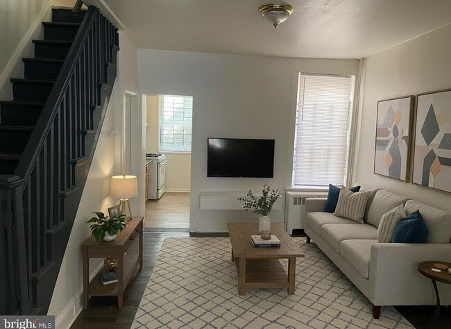 Building Photo - 1857 E Lippincott St