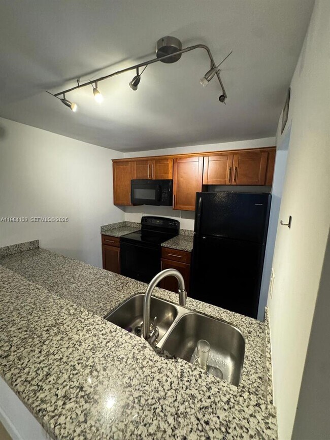 Photo - 10700 SW 108th Ave Unidad C209