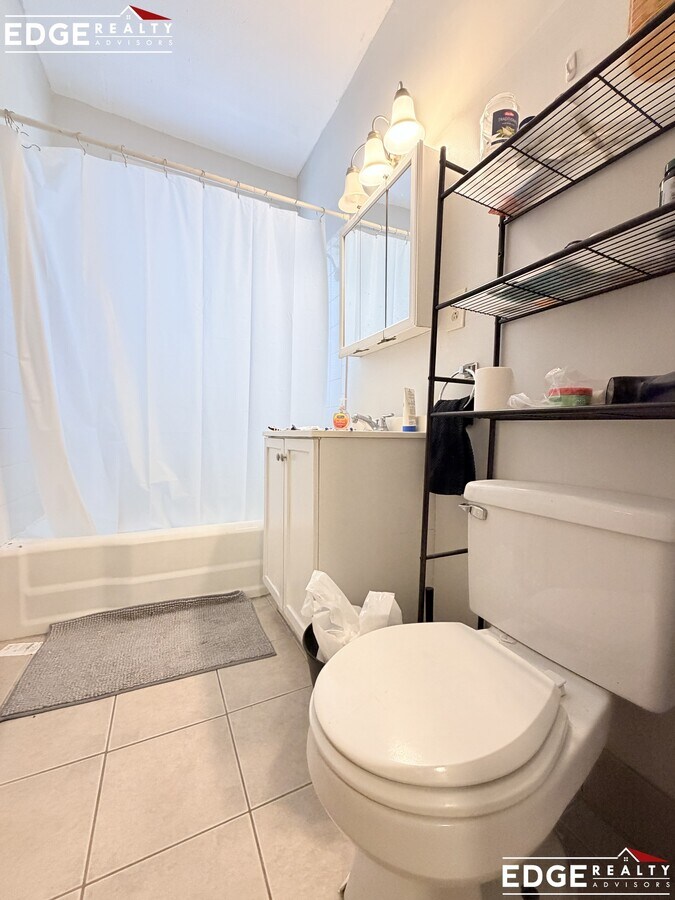 Photo - 160 Strathmore Rd Unit 3