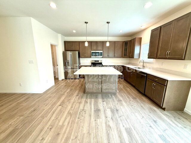 Photo - 713 Crested Pt Dr