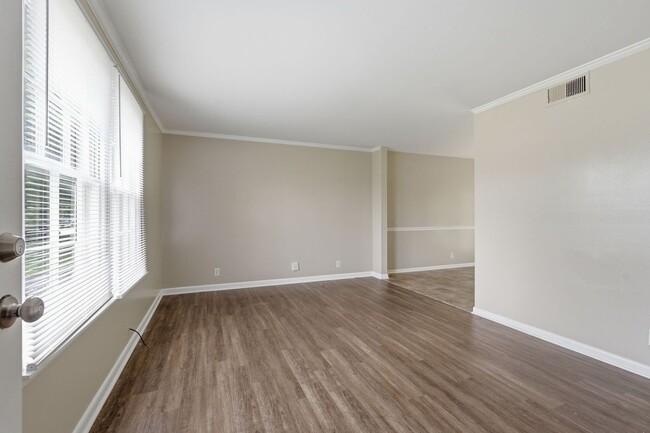 Photo - 758 McPherson Dr