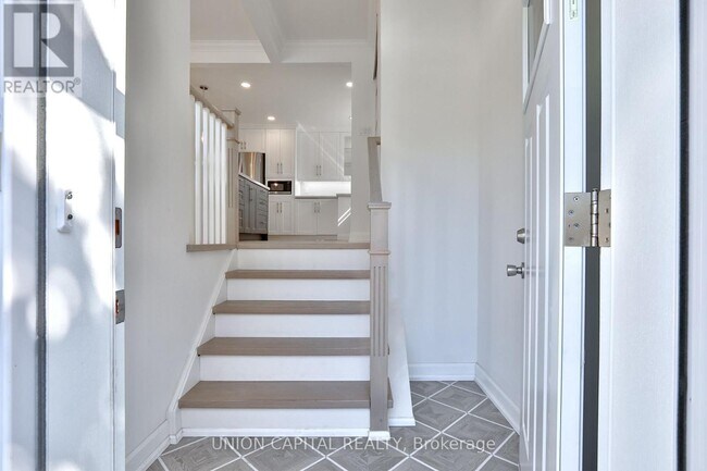Photo - 168 Old Sheppard Ave