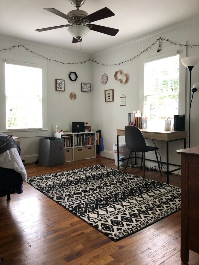 Photo - 883 Highland Ave NW