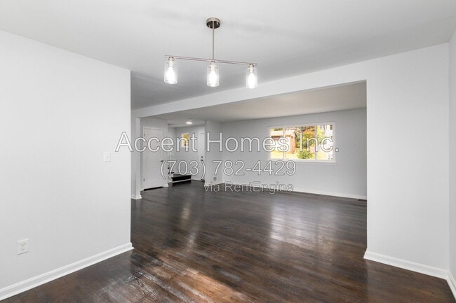 Photo - 8613 Kenilworth Dr