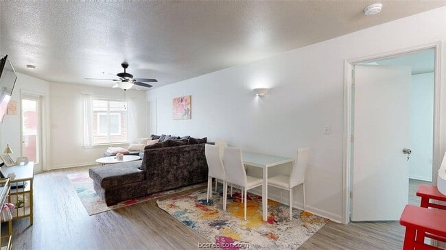 Photo - 515 Southwest Pkwy Unidad 304