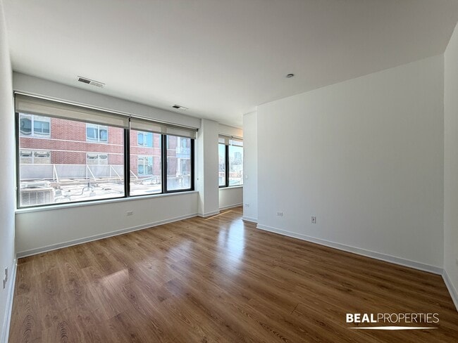 Photo - 548 W Webster Ave