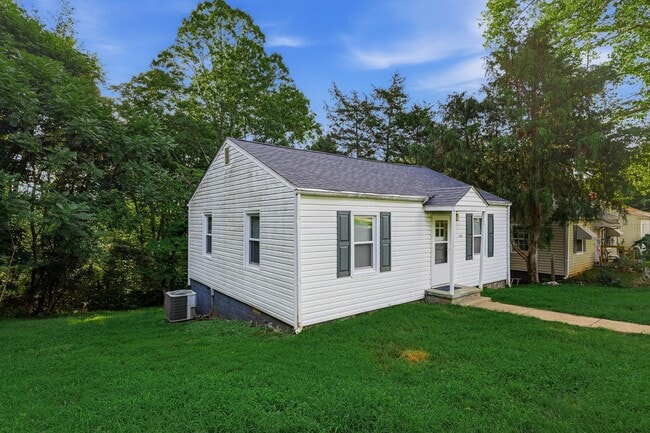 Photo - One Level Home Near University of Lynchburg