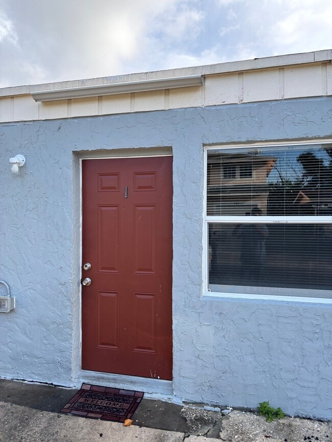 Building Photo - 646 Latona Ave